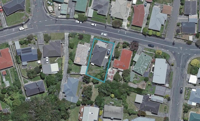38 Beazley Avenue, Paparangi, Wellington - Carousel 1
