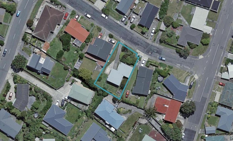 5 Gow Street, Newlands, Wellington - Carousel 1