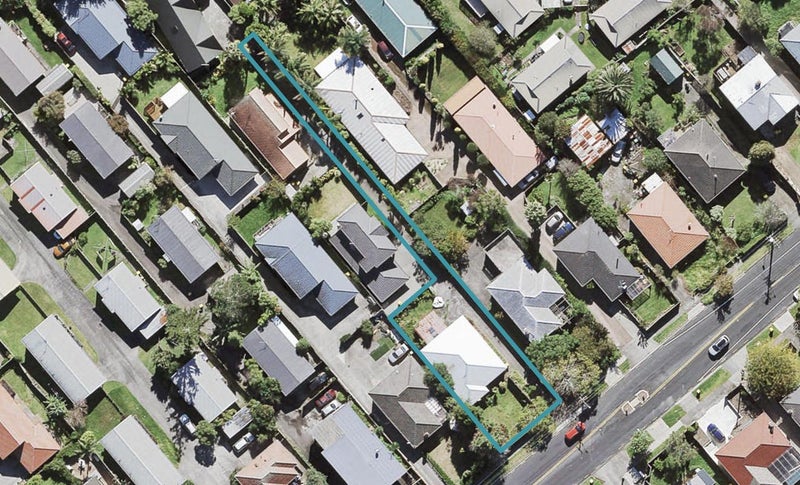 99 Hutchinson Avenue, New Lynn, Auckland - Carousel 1