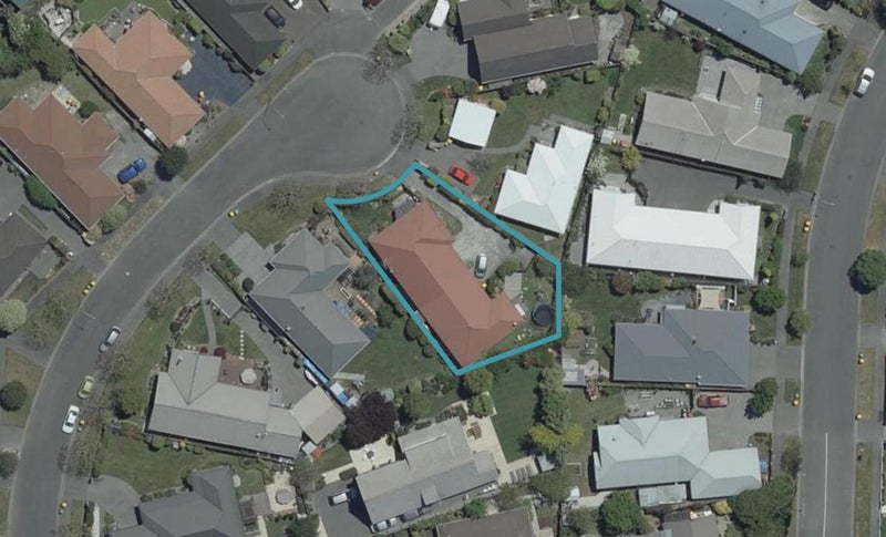 2/20 Creese Place, Redwood, Christchurch - Carousel 1