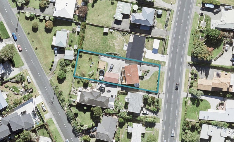 1002 Whangaparaoa Road, Matakatia, Whangaparaoa - Carousel 1