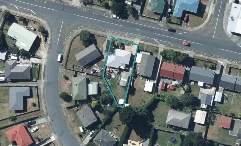 425 Warspite Avenue, Ascot Park, Porirua - Carousel 1