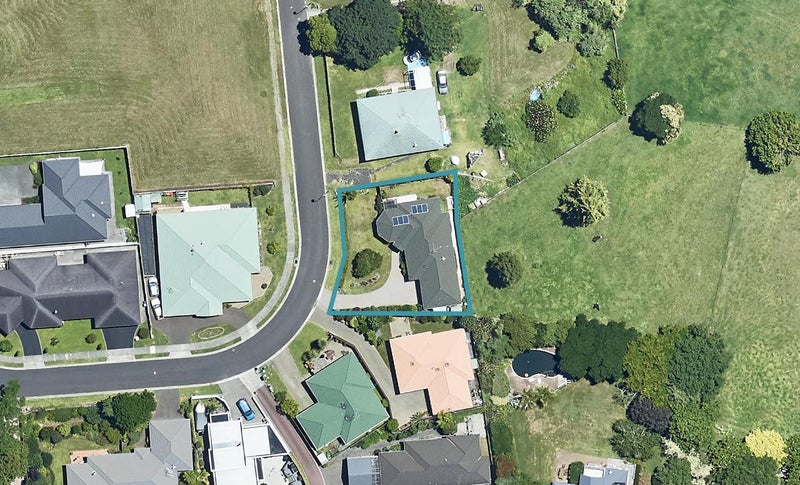 70 Pembroke Drive, Bethlehem, Tauranga - Carousel 1