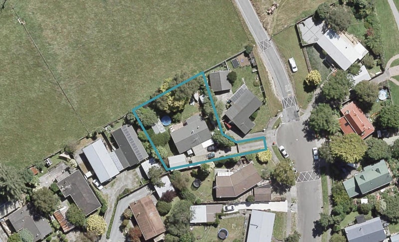 57 Larchmont Grove, Totara Park, Upper Hutt - Carousel 1