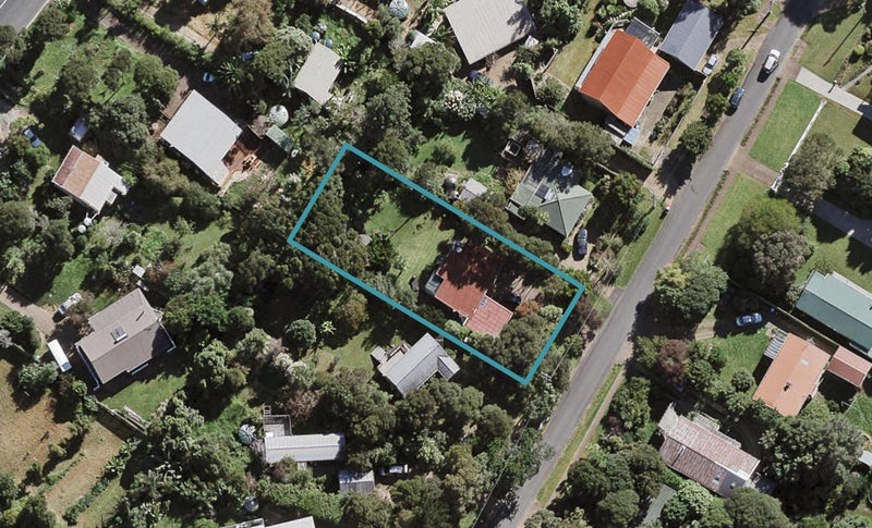 14 Whakarite Road, Ostend, Waiheke Island - Carousel 1