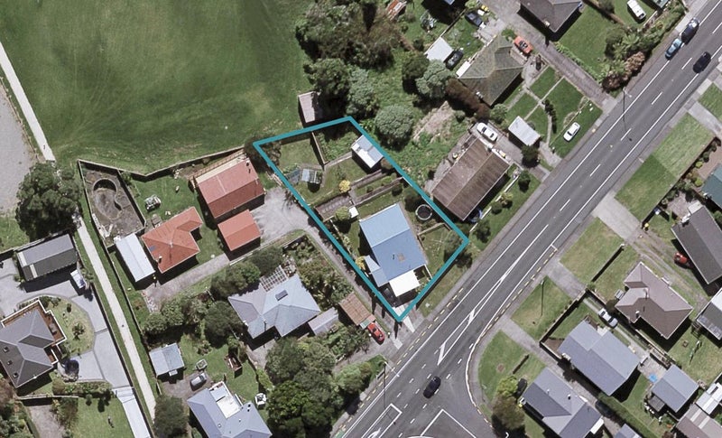2/102 South Road, Blagdon, New Plymouth - Carousel 1