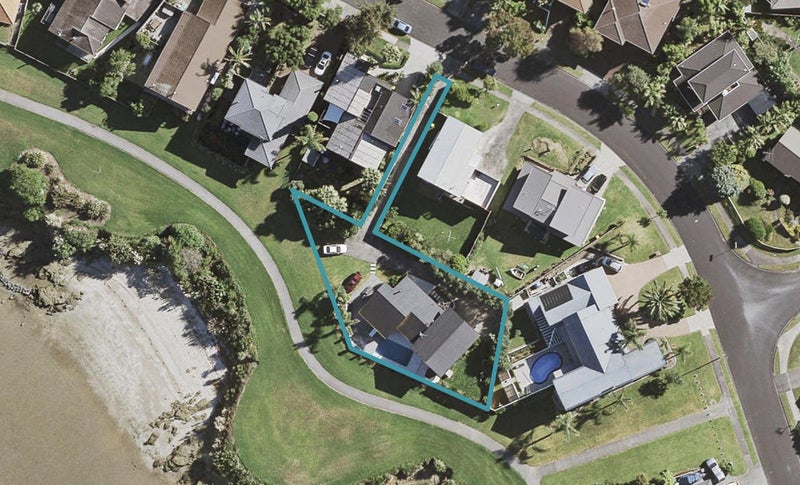 37 St Annes Crescent, Wattle Downs, Auckland - Carousel 1
