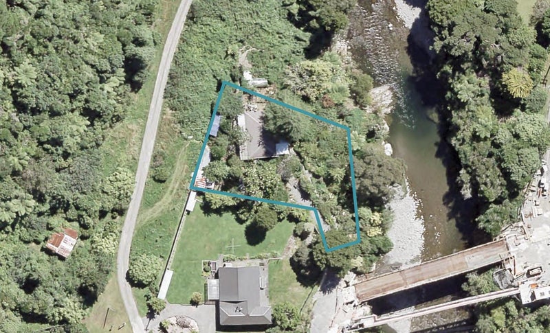 2 Bridge Road, Birchville, Upper Hutt - Carousel 1