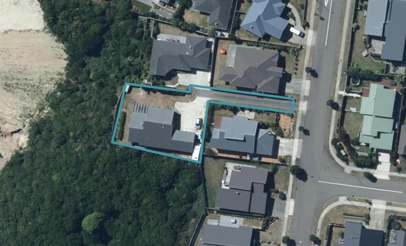 6A Kaimai Place, Aotea, Porirua - Carousel 1
