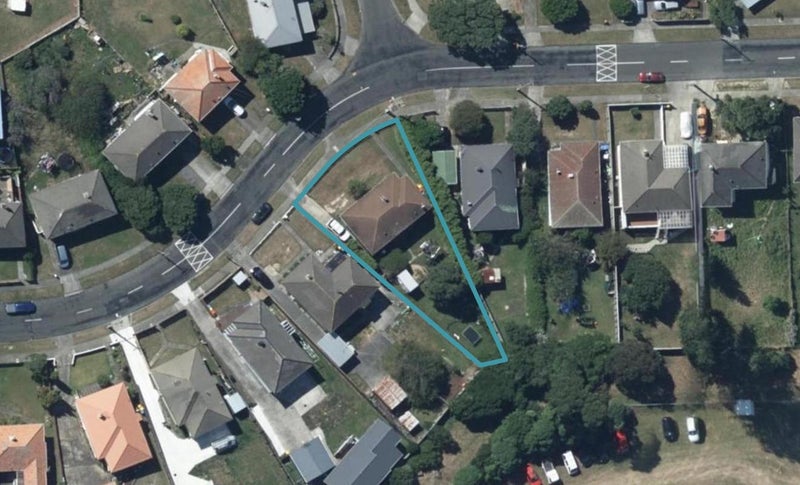23 Hukatai Street, Elsdon, Porirua - Carousel 1