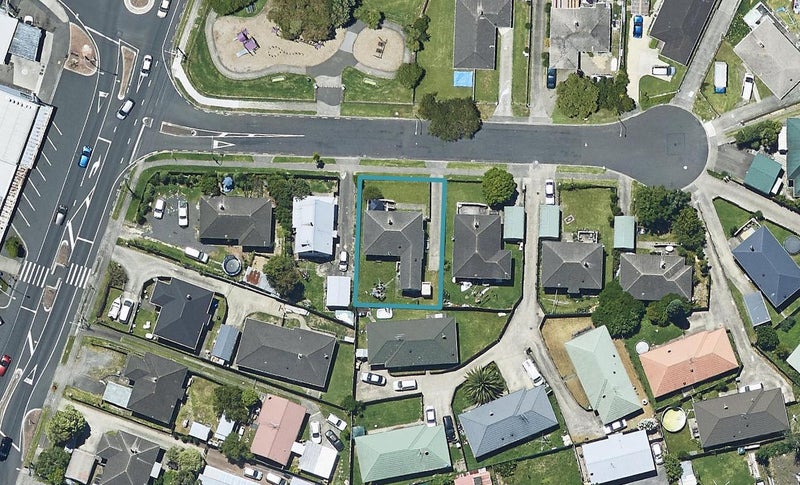 8 Surrey Grove, Parkvale, Tauranga - Carousel 1