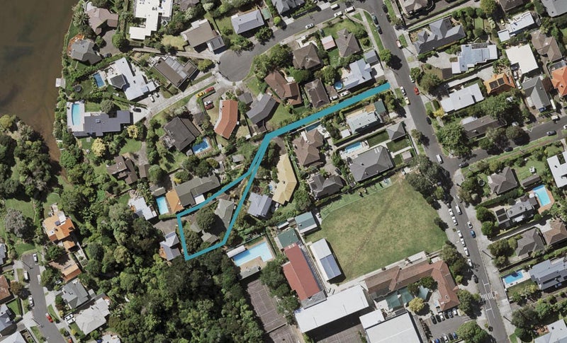 1/76 Waiatarua Road, Remuera, Auckland - Carousel 1