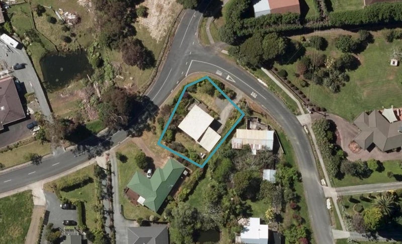 2 Tawhai Place, Parahaki, Whangarei - Carousel 1