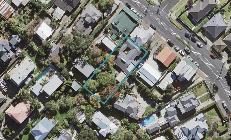 134 Hinemoa Street, Birkenhead, Auckland - Carousel 1
