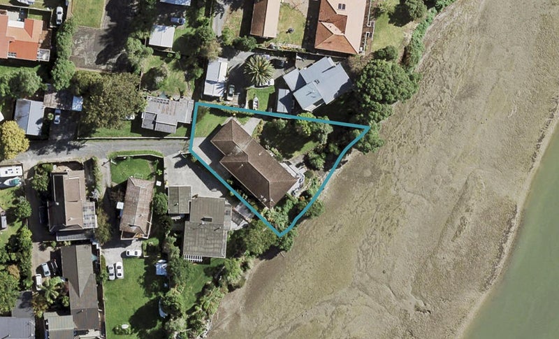 8 Lawson Way, Weymouth, Auckland - Carousel 1