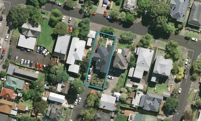 35 Carlton Gore Road, Grafton, Auckland - Carousel 1