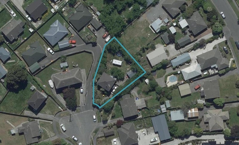 8 Eden Place, Bryndwr, Christchurch - Carousel 1