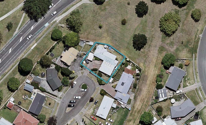14 Cormack Place, Greenmeadows, Napier - Carousel 1