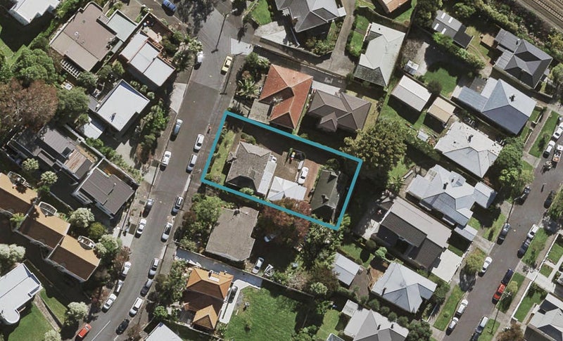26A Otahuri Crescent, Greenlane, Auckland - Carousel 1