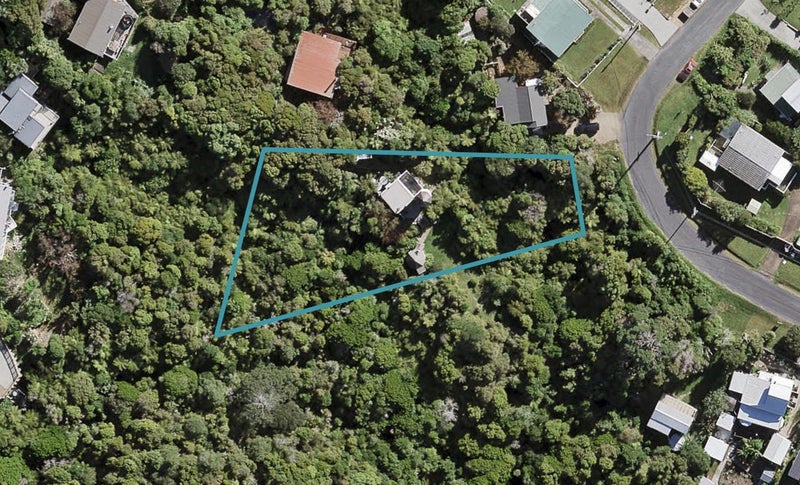 1 Tahatai Road, Oneroa, Waiheke Island - Carousel 1