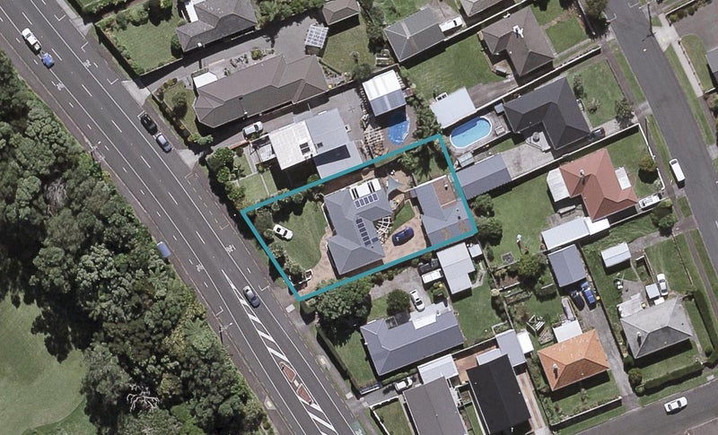 141 Mangorei Road, Merrilands, New Plymouth - Carousel 1