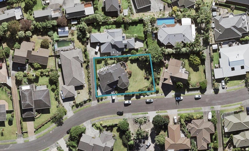 18 Bernleigh Terrace, West Harbour, Auckland - Carousel 1