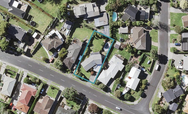10 Advene Road, Cockle Bay, Auckland - Carousel 1