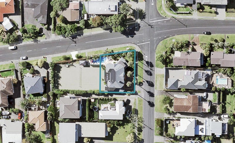 76 Gulf View Road, Rothesay Bay, Auckland - Carousel 1