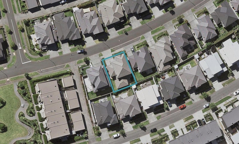 16 Kauriki Terrace, Stonefields, Auckland - Carousel 1