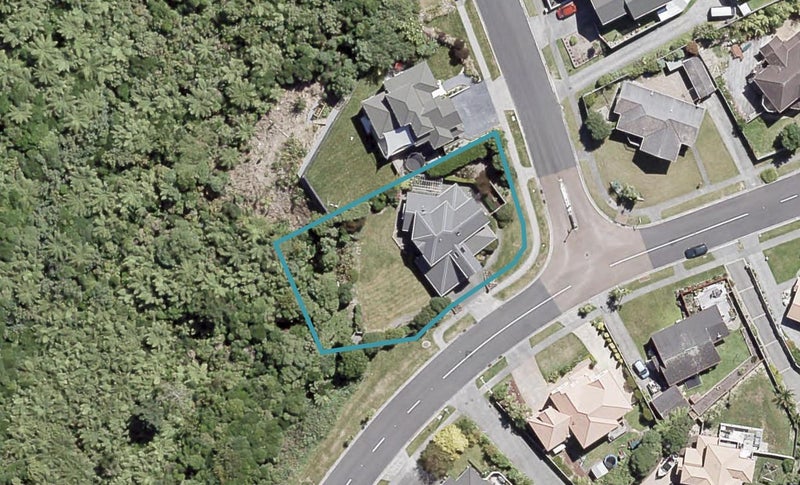 1 Arahiwi Grove, Tirohanga, Lower Hutt - Carousel 1
