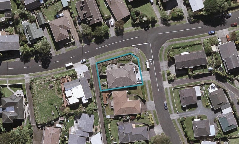 2 Rossiter Crescent, Lynmouth, New Plymouth - Carousel 1