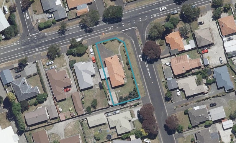 102 Clarkin Road, Fairfield, Hamilton - Carousel 1
