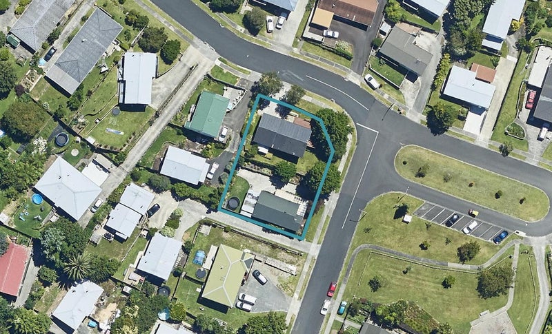2 Coventry Street, Judea, Tauranga - Carousel 1