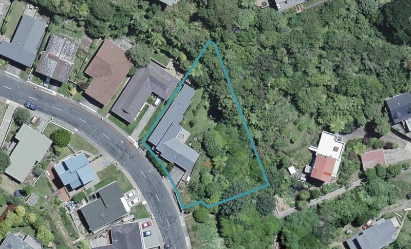 10 Paddington Grove, Karori, Wellington - Carousel 1