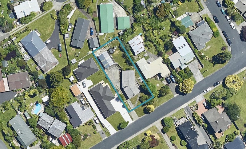 69 Grand Vue Road, Kawaha Point, Rotorua - Carousel 1