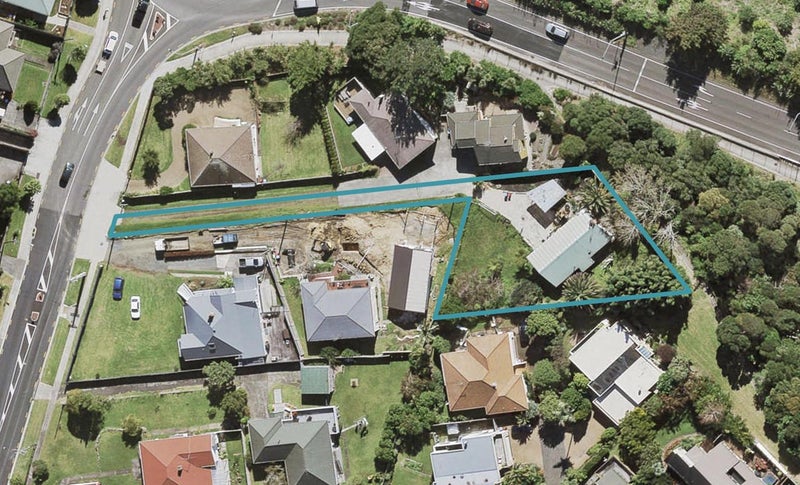 13 Queenstown Road, Hillsborough, Auckland - Carousel 1