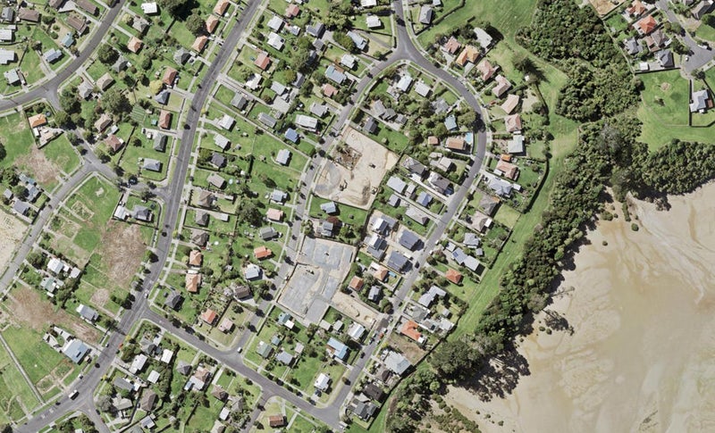 16D Lyndhurst Street, Wai o Taiki Bay, Auckland - Carousel 1