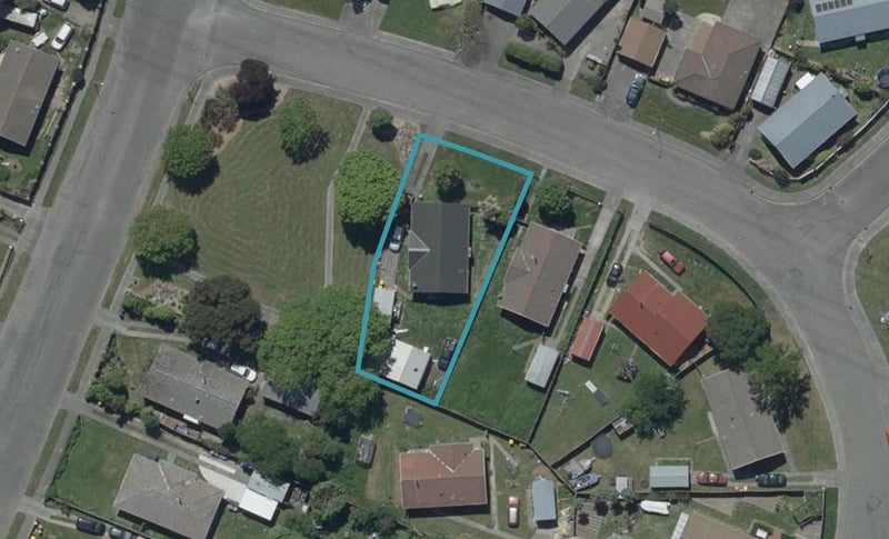 4 Pensacola Crescent, Broomfield, Christchurch - Carousel 1