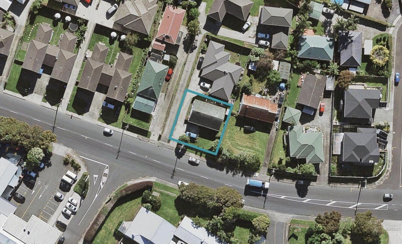 25 Carr Road, Three Kings, Auckland - Carousel 1