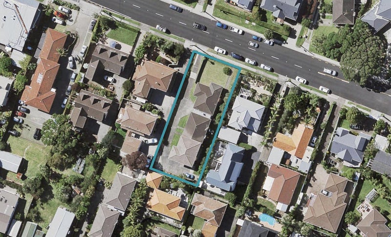 1/44 East Coast Road, Milford, Auckland - Carousel 1