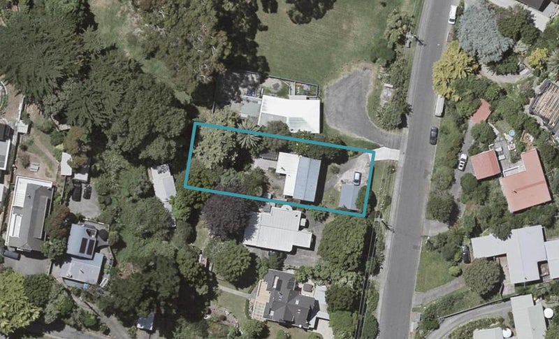 38 Tennis Court Road, Raumati South, Paraparaumu - Carousel 1