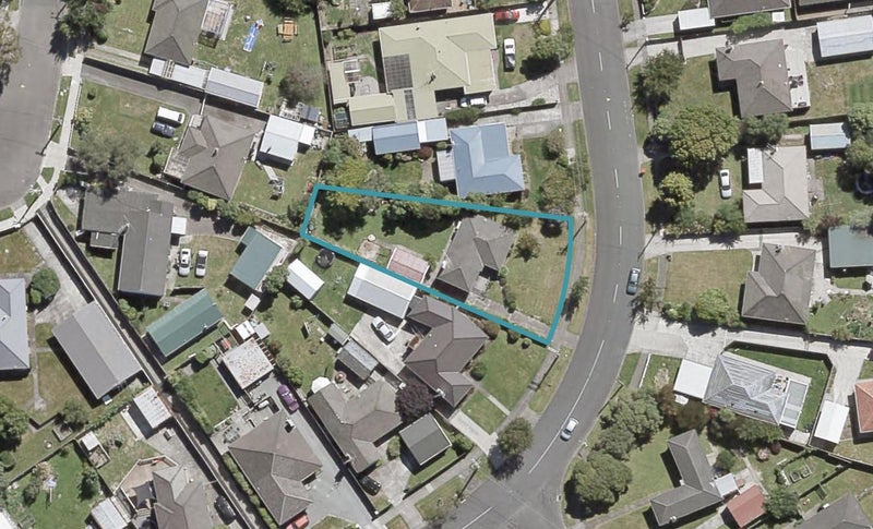 15 Routley Crescent, Elderslea, Upper Hutt - Carousel 1