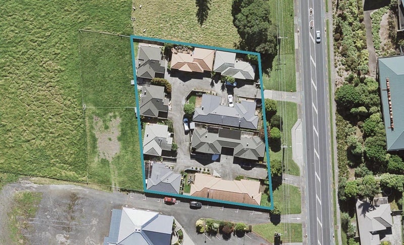 7/520 Don Buck Road, Westgate, Auckland - Carousel 1