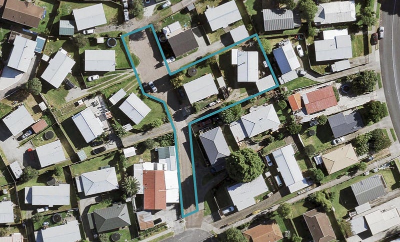 2/20 Hatherley Place, Clendon Park, Auckland - Carousel 1
