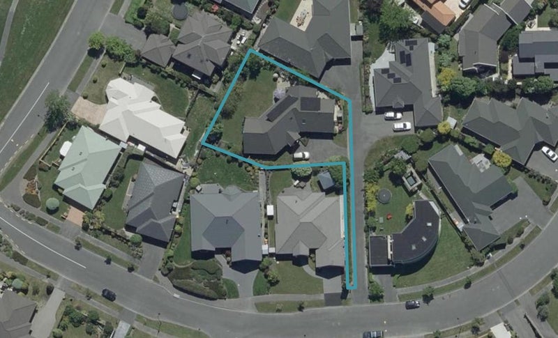 7 Glencullen Drive, Casebrook, Christchurch - Carousel 1