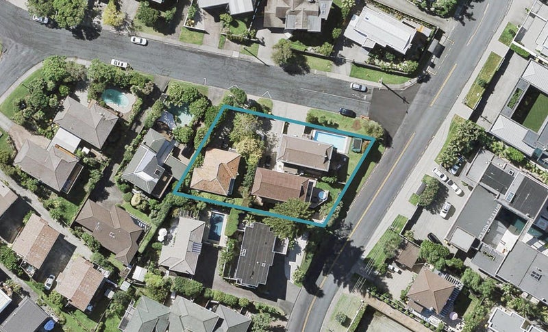 2/32 Beach Road, Castor Bay, Auckland - Carousel 1