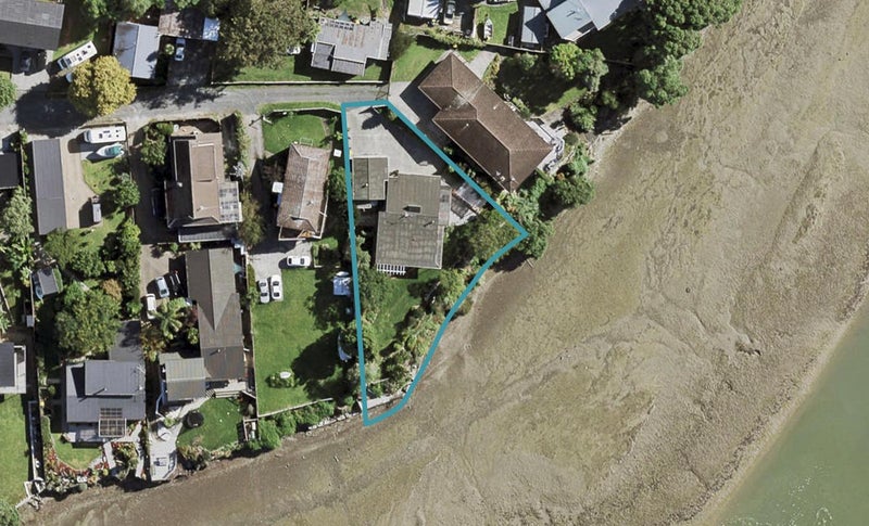17 Lawson Way, Weymouth, Auckland - Carousel 1
