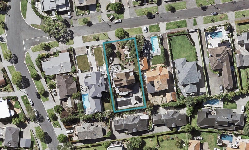 5 Codrington Crescent, Mission Bay, Auckland - Carousel 1