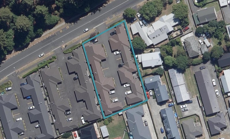 8/114 Old Farm Road, Hamilton East, Hamilton - Carousel 1