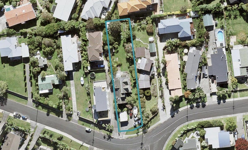 61 Killarney Avenue, Torbay, Auckland - Carousel 1